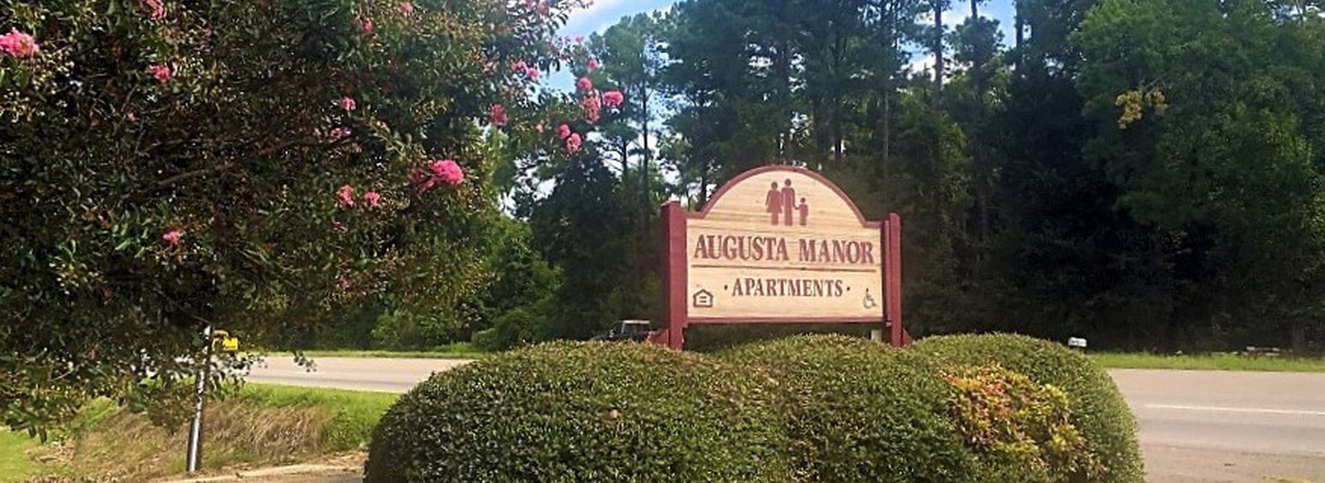 New August Manor Apartments for Simple Design